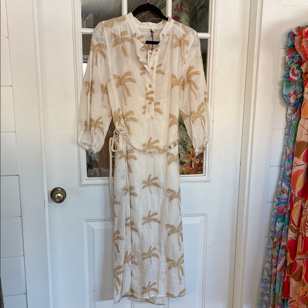 Ellison White and Gold Palm Print Long Sleeve Dress